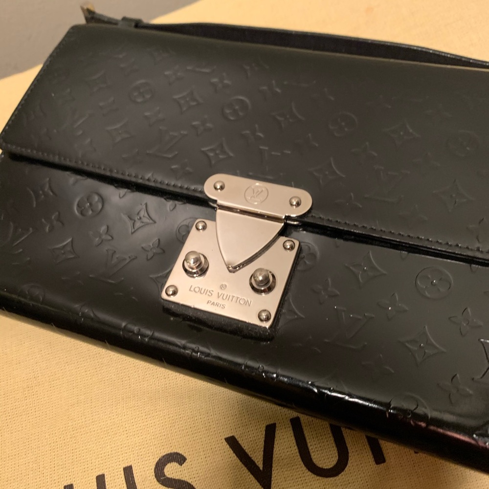 Louis Vuitton Black Monogram Vernis Clutch